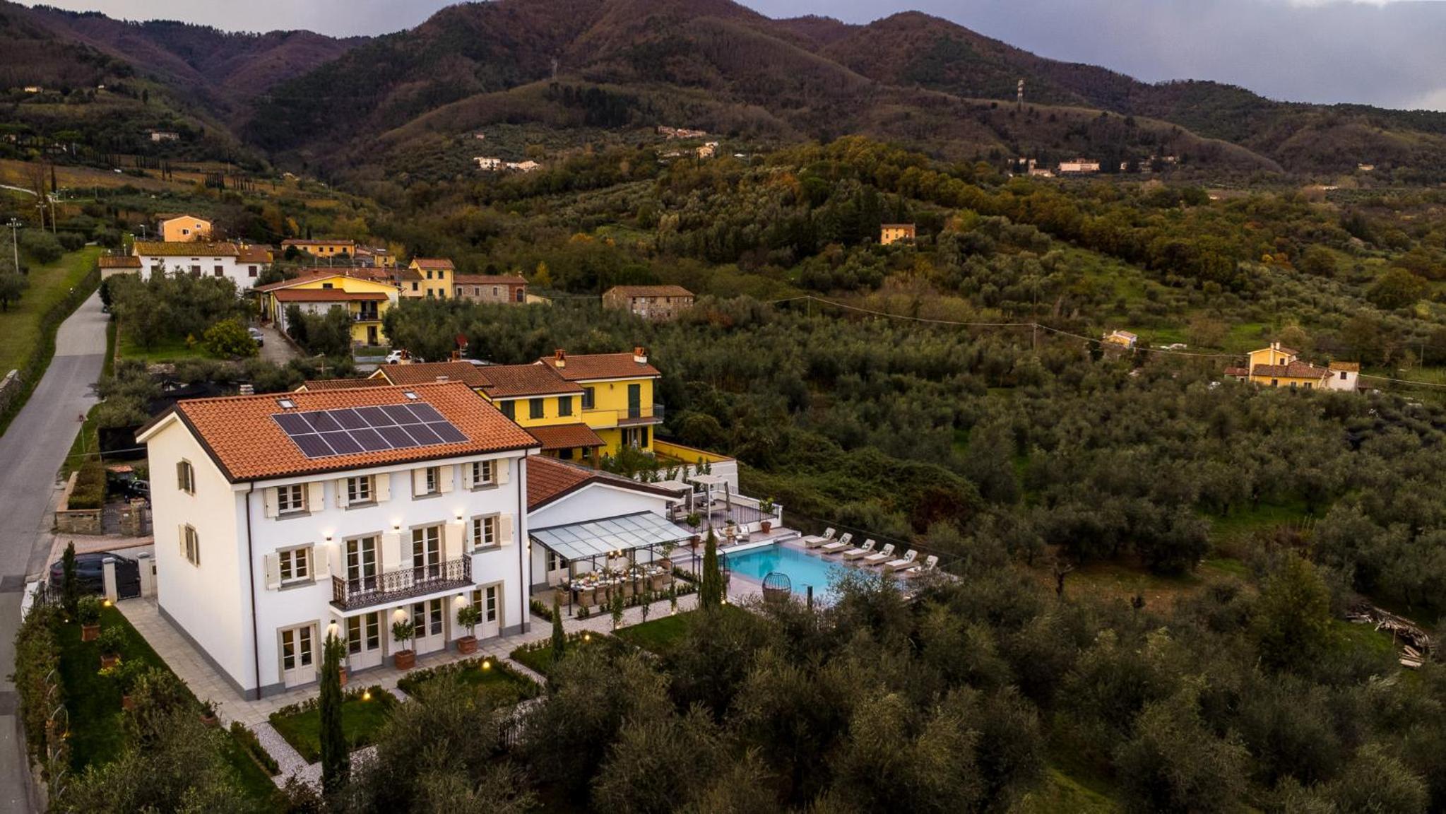 VILLA ASTI: Where Luxury Meets Limitless View