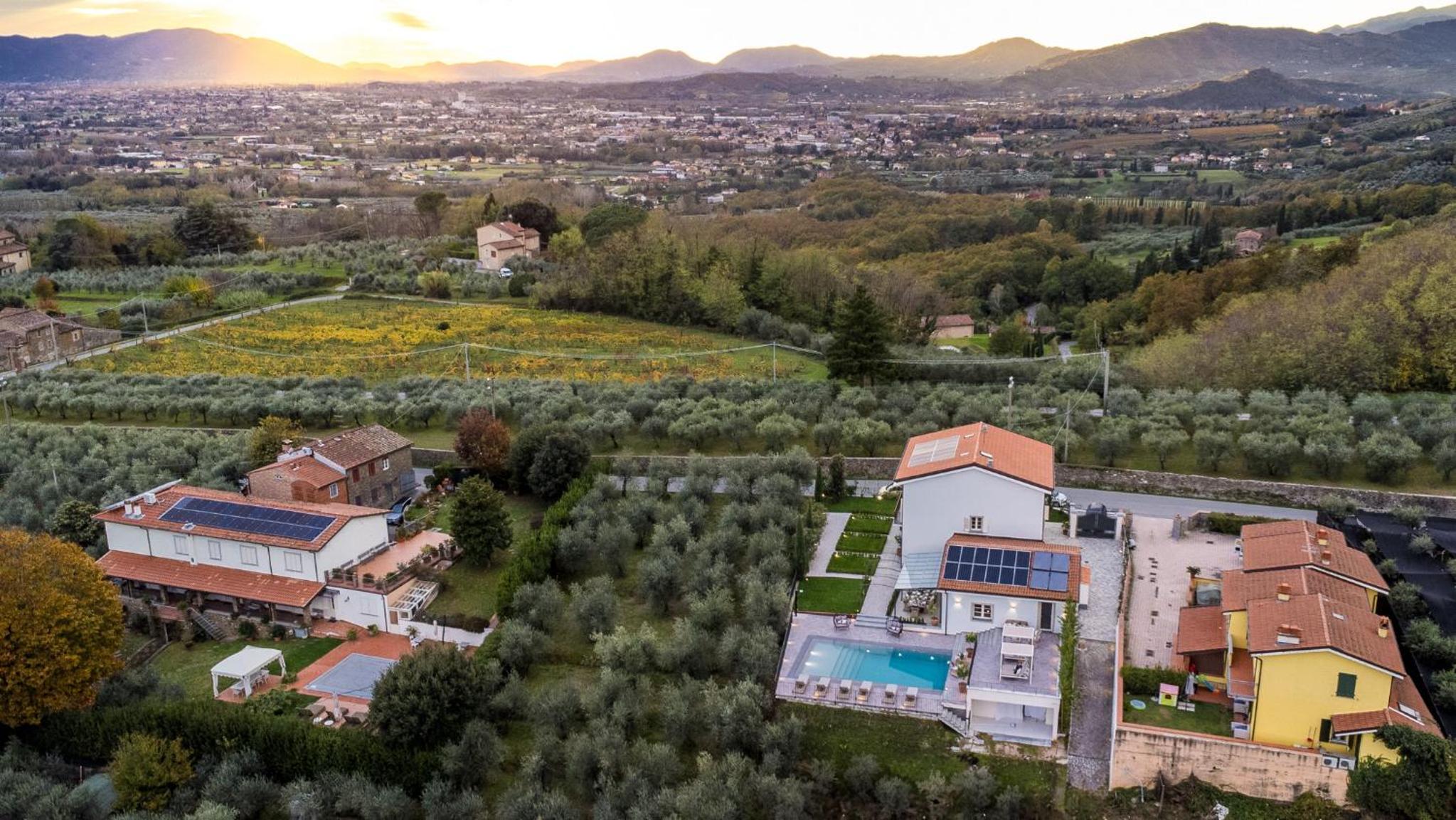 VILLA ASTI: Where Luxury Meets Limitless View
