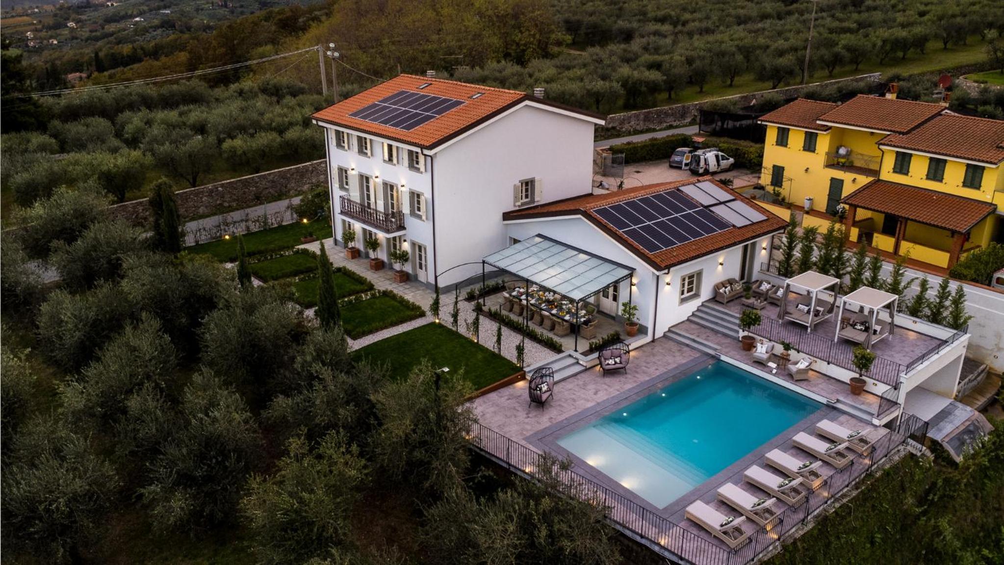 VILLA ASTI: Where Luxury Meets Limitless View