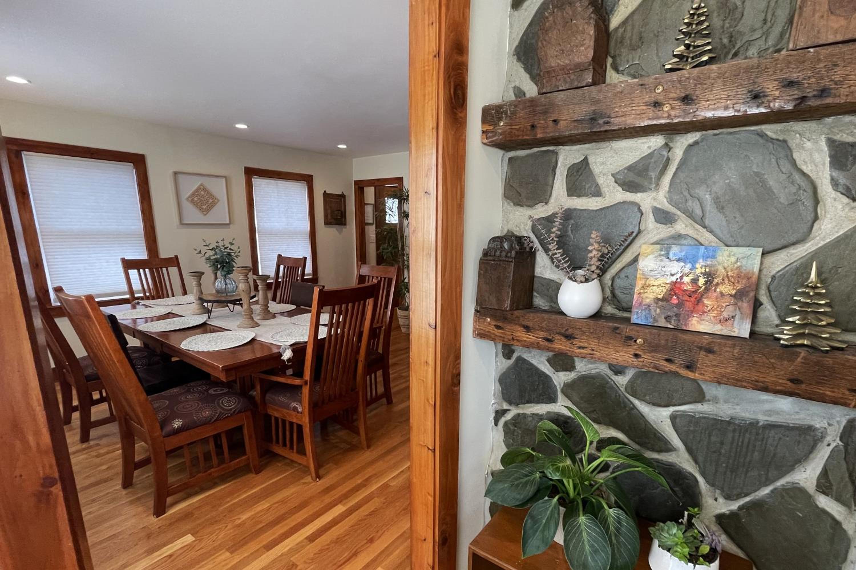 Large, Comfortable & Conveniently located Home, photo 50