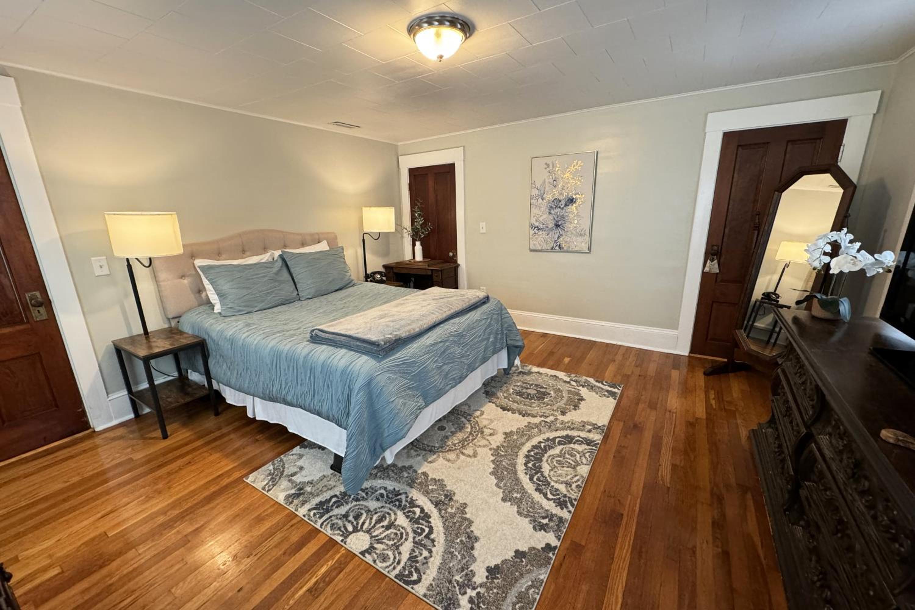 Large, Comfortable & Conveniently located Home, photo 20