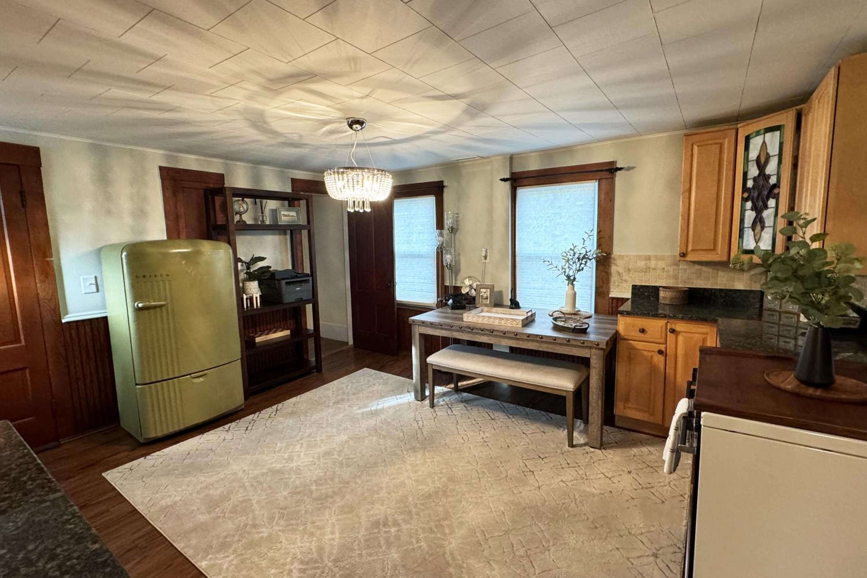 Large, Comfortable & Conveniently located Home, photo 38