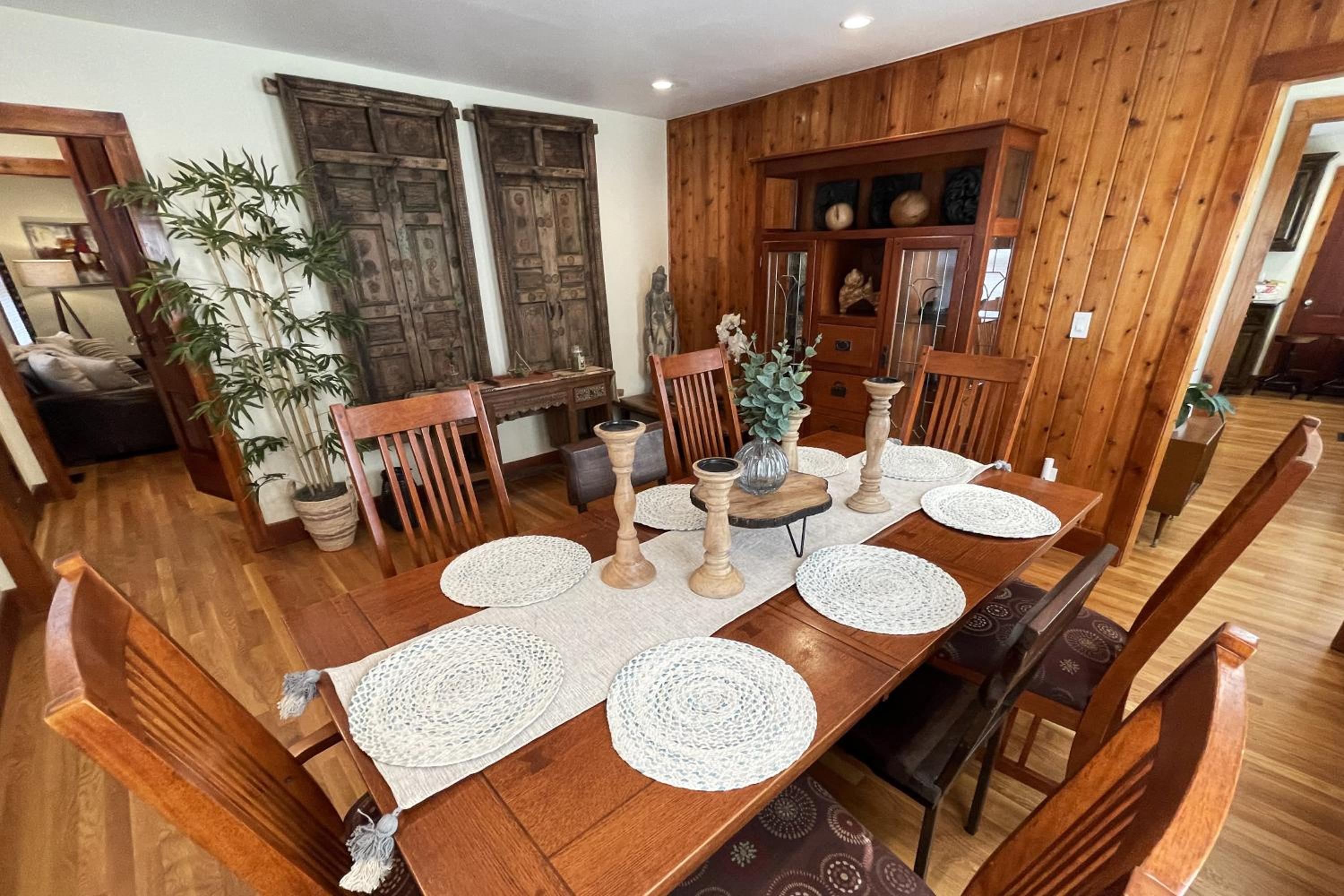 Large, Comfortable & Conveniently located Home, photo 11