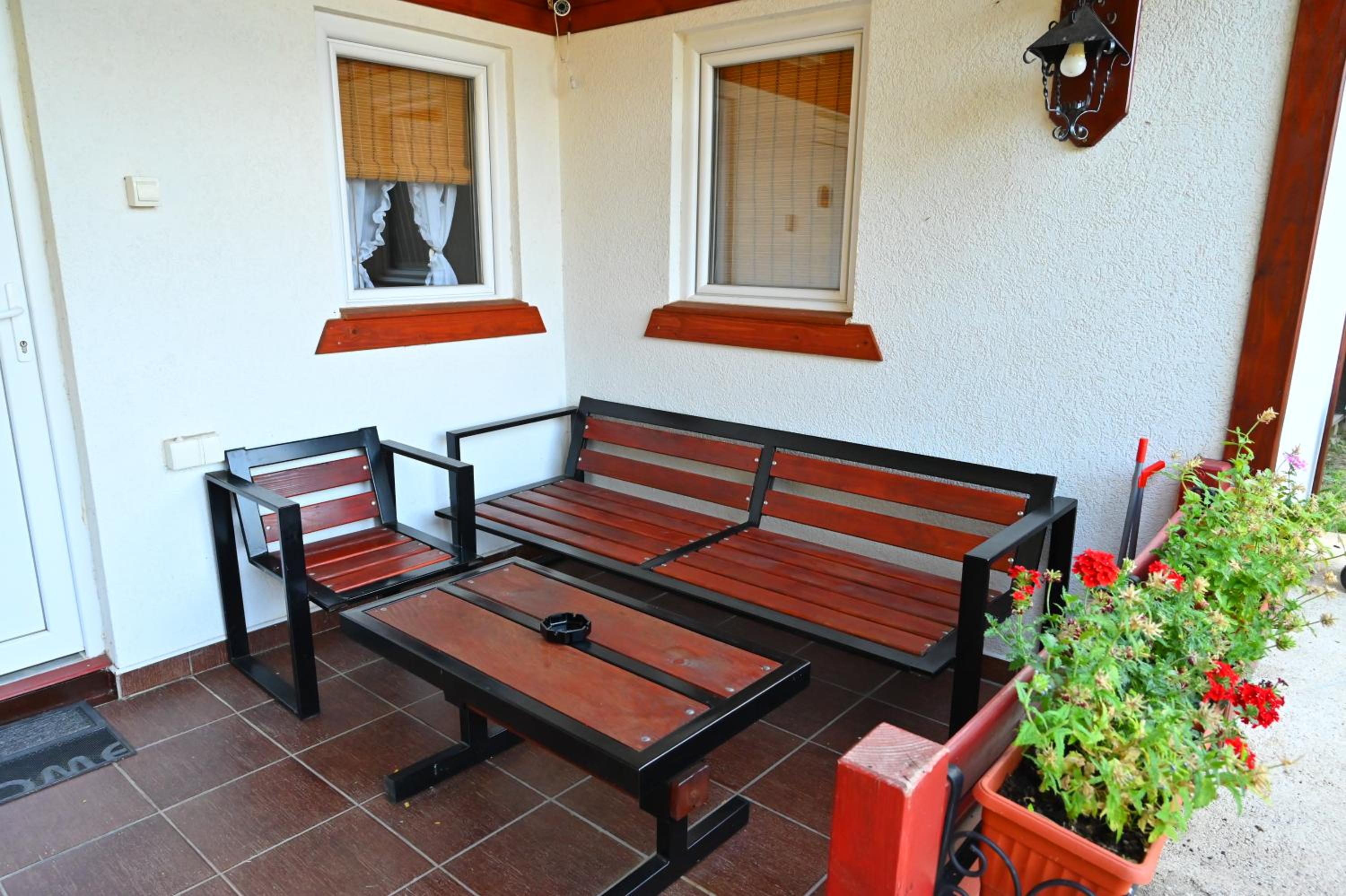 Photo 6