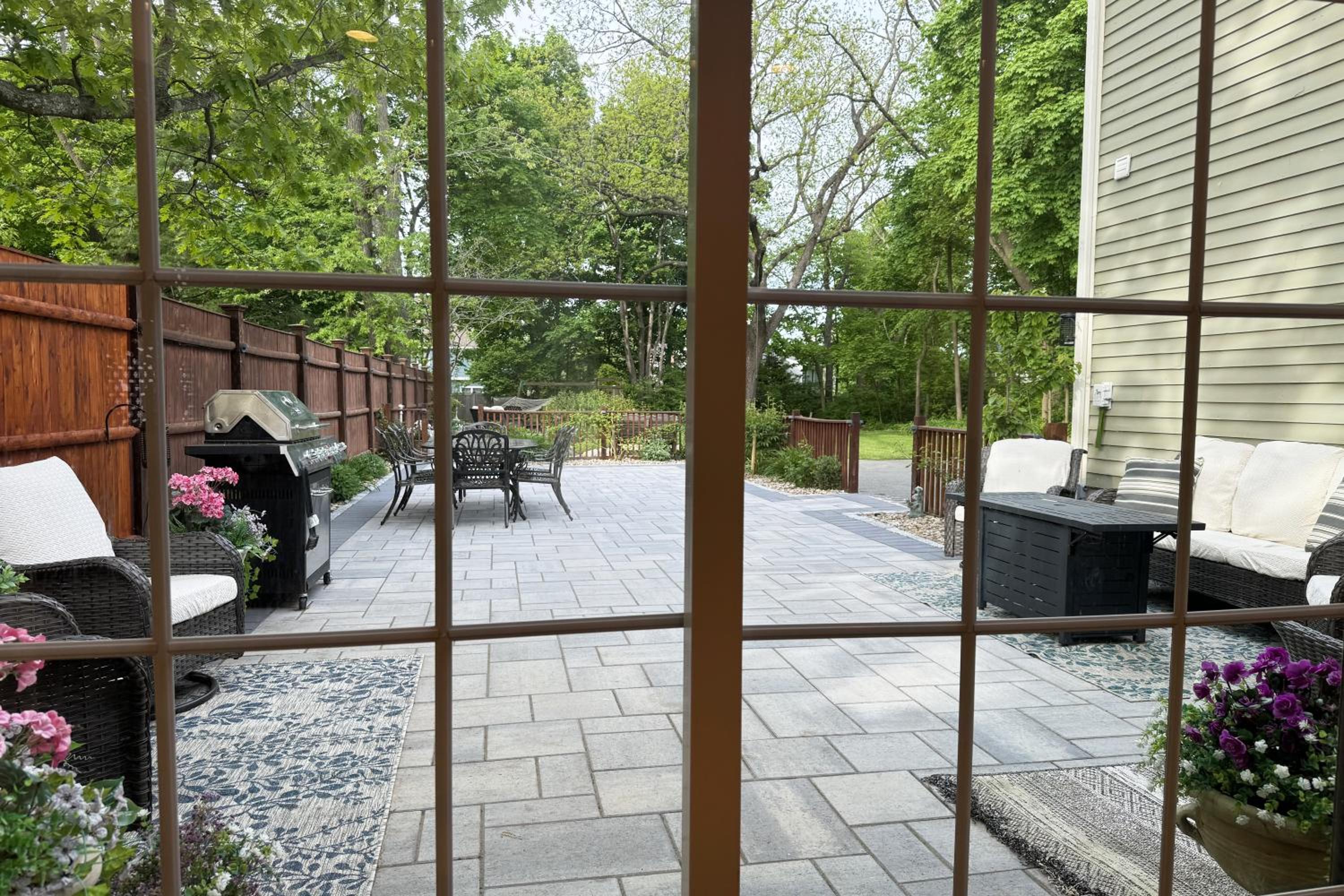 Large, Comfortable & Conveniently located Home, photo 32