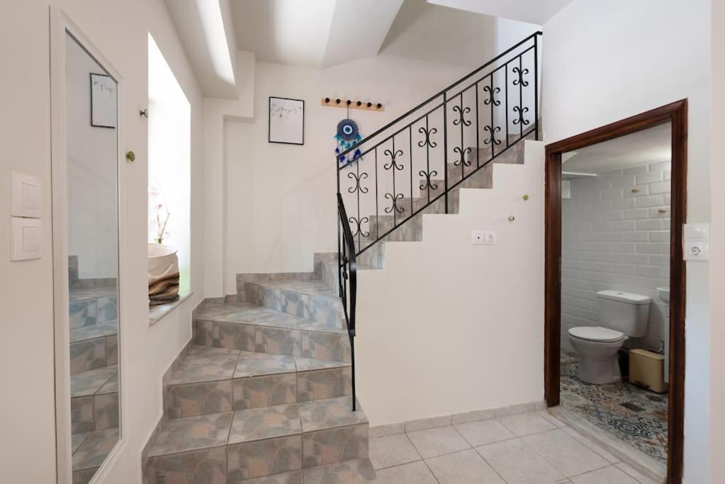 Daphne's Konaki in Pachia Ammos view 3