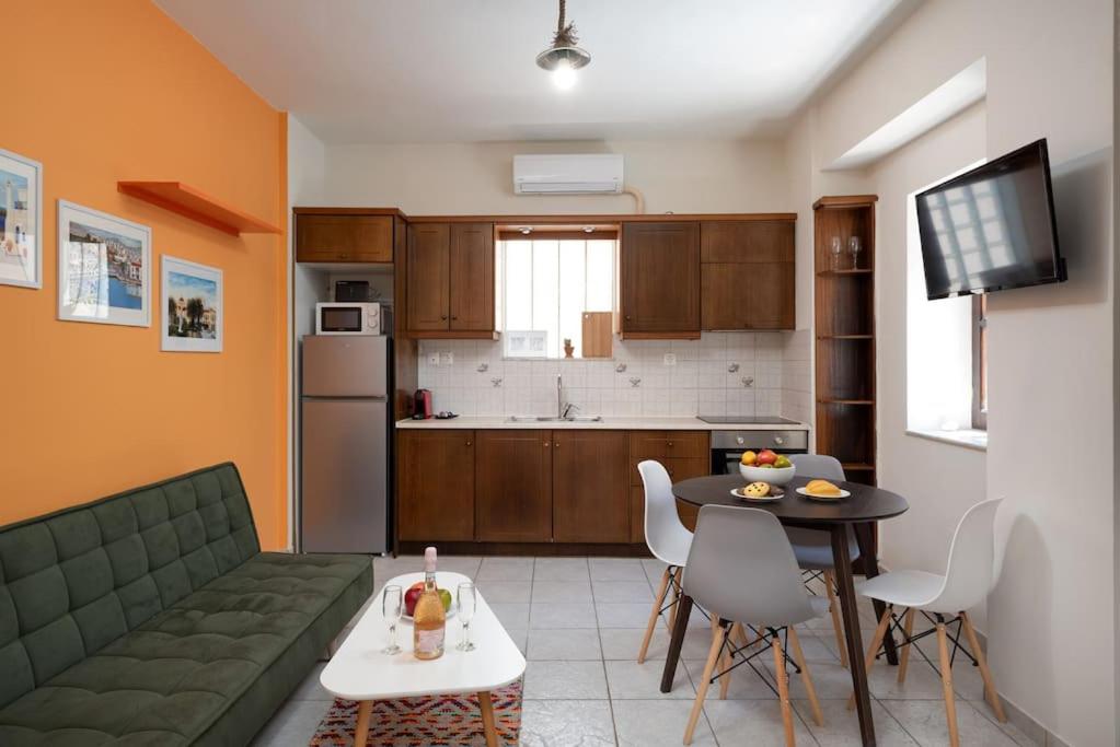 Daphne's Konaki in Pachia Ammos view 4