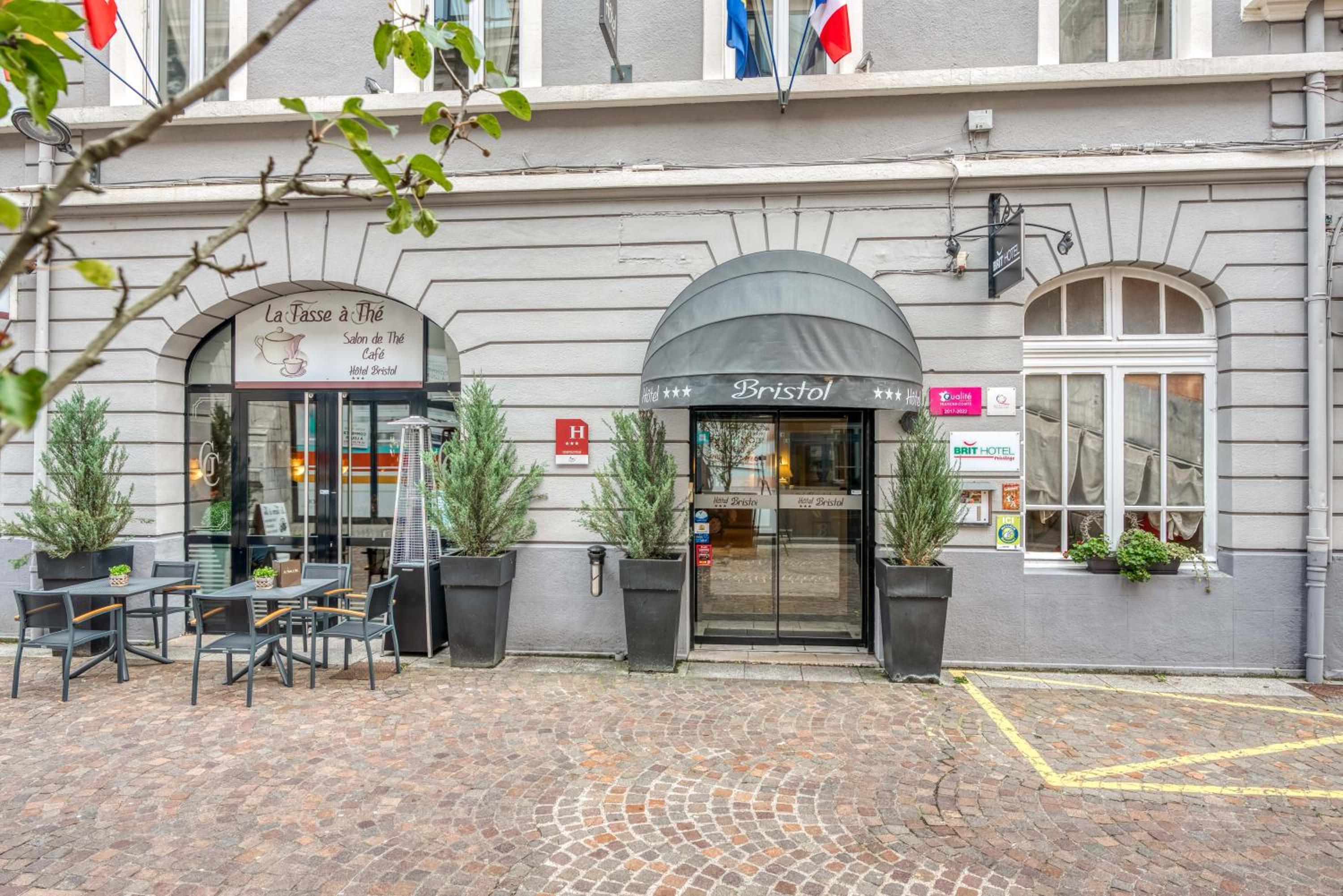 Hotel Brit Hotel Bristol Montbéliard Centre - Image 1