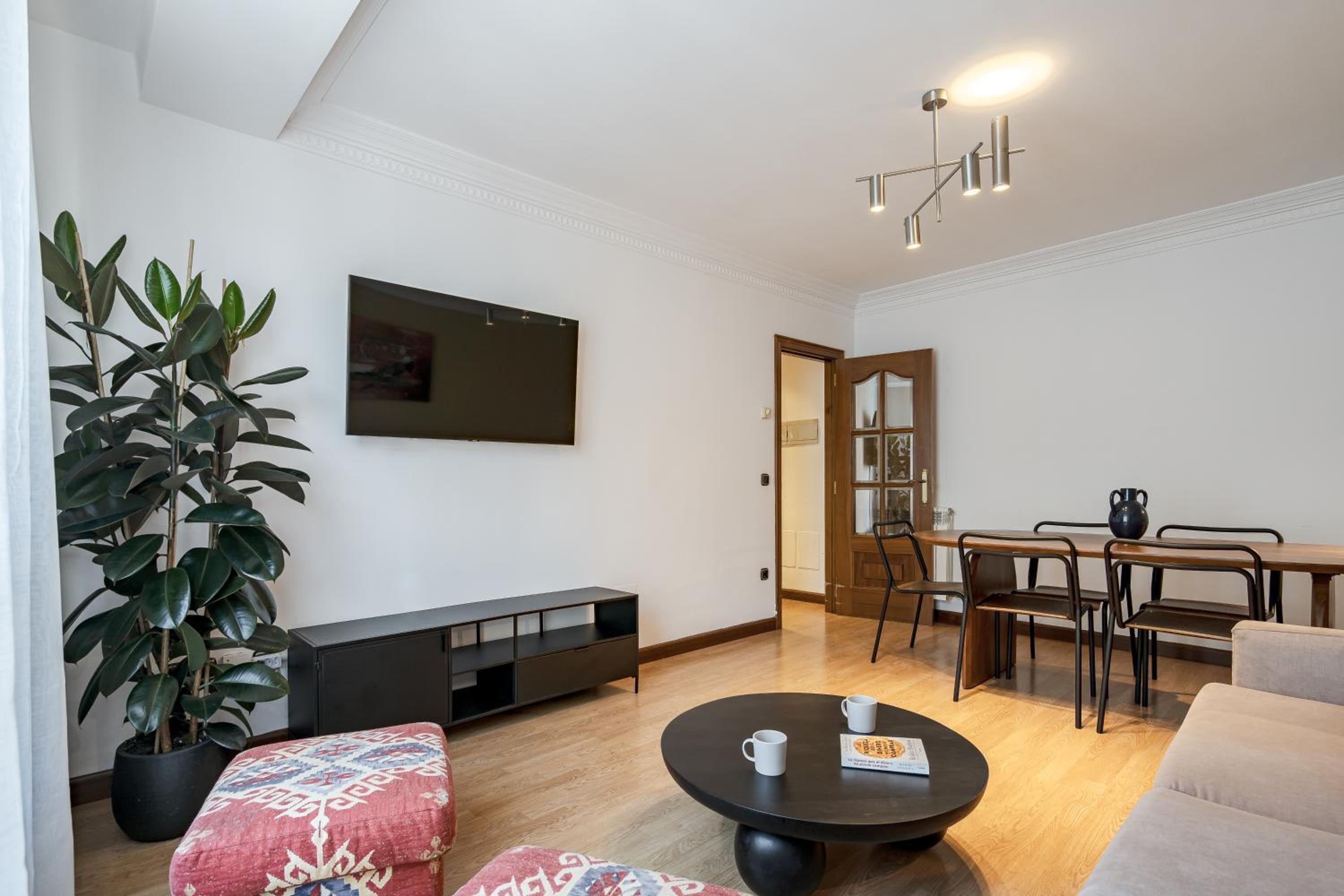 Rio Apartment by Olala Homes