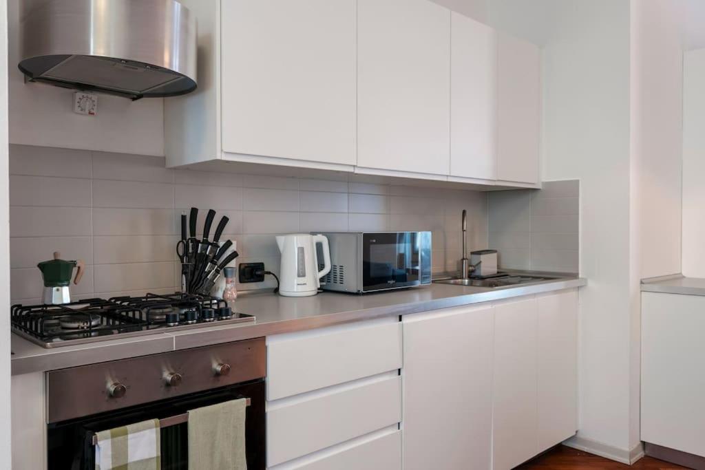 HOST4U - MENOTTI Apartment in Brescia City with Parking view 4