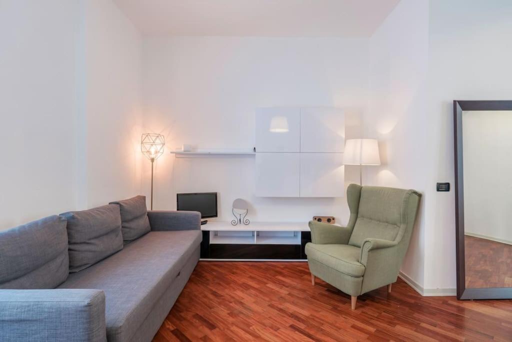 HOST4U - MENOTTI Apartment in Brescia City with Parking view 5