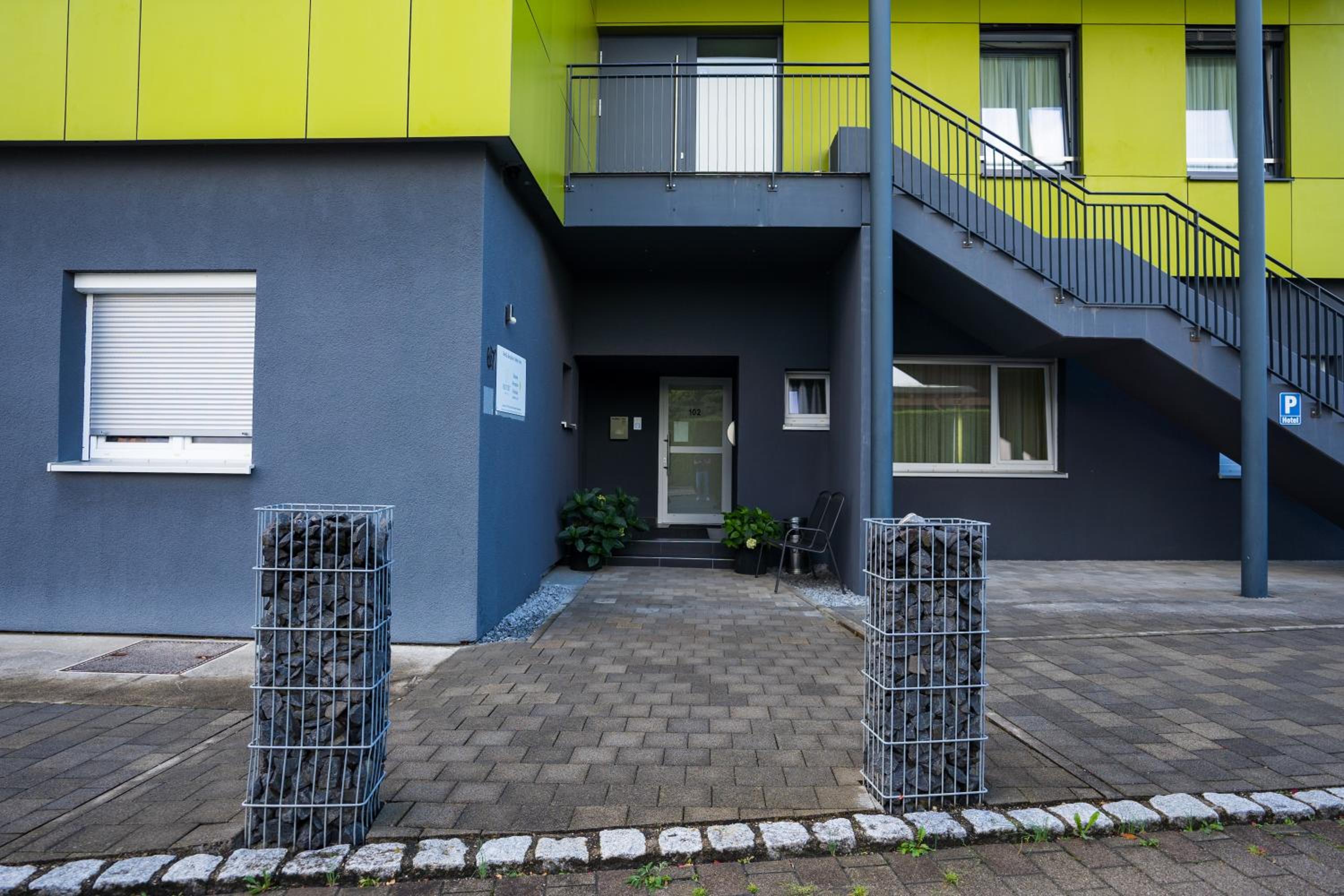 B&B Outlet Hotel - Metzingen - Bad Urach - Free Parking