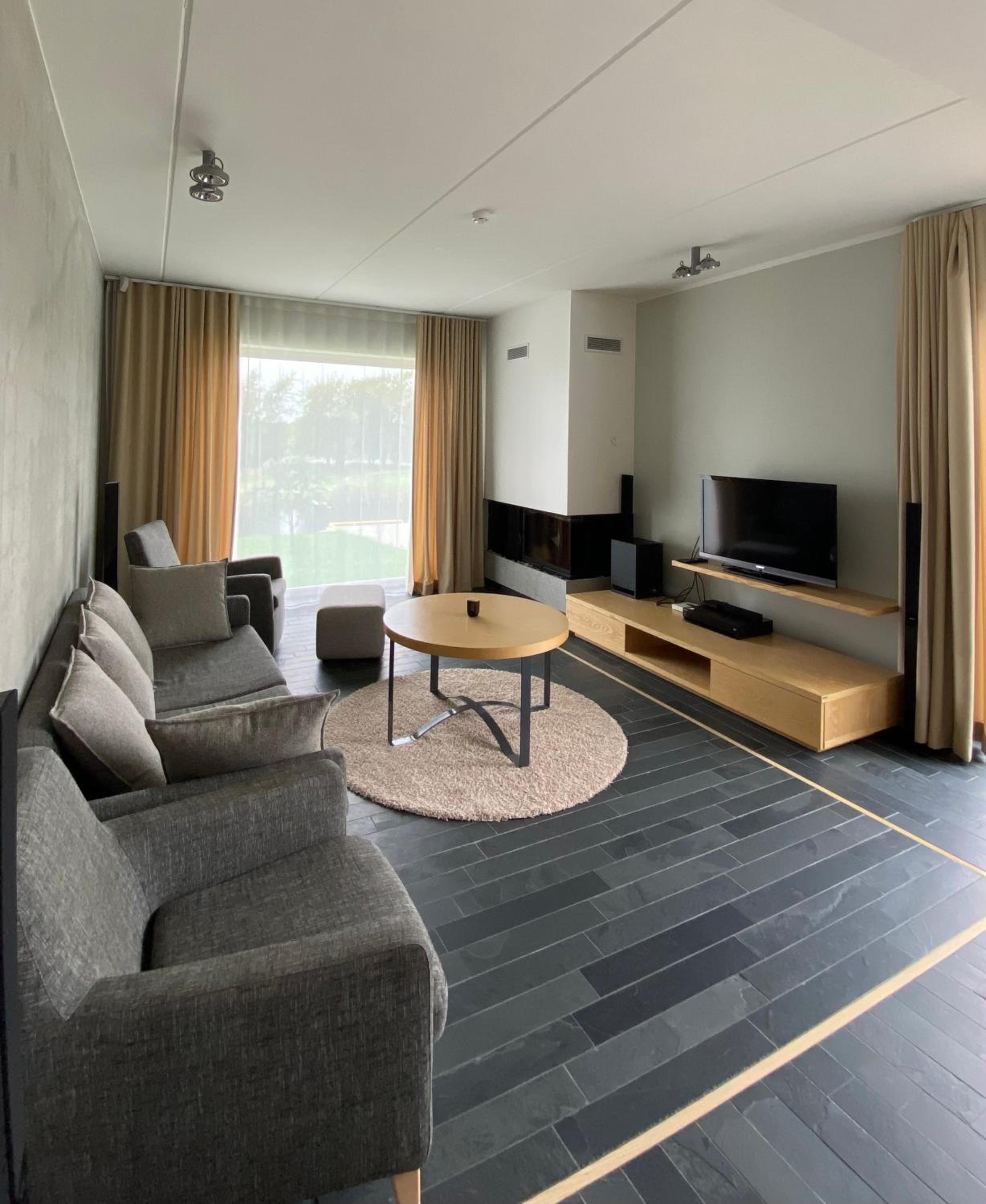 Stylish Sea-View Apartment by the Marina