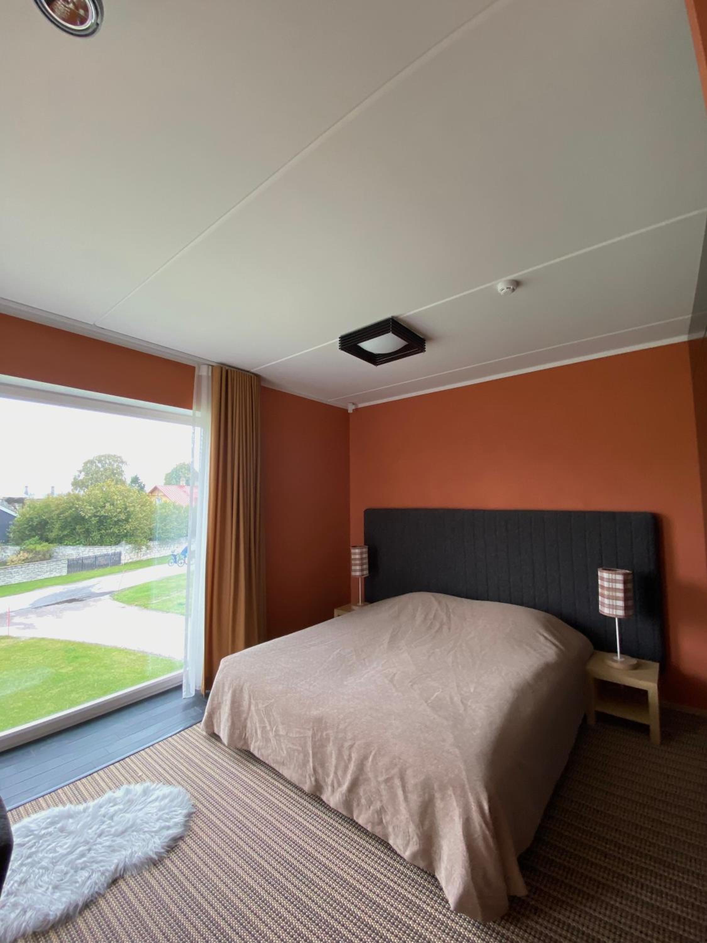 Stylish Sea-View Apartment by the Marina