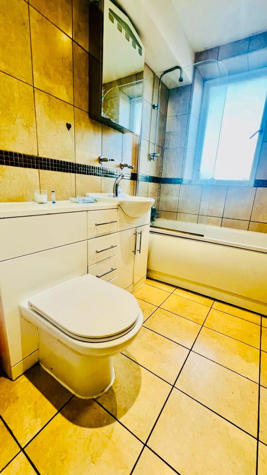 City view Sunset Luxurious Apartment in London Zone-1 Including one Family twin Room with its Own Stunning Private Terrace