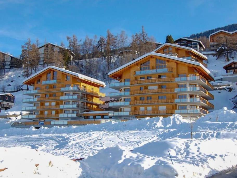 Domaine des Reines D14, 4-bedrooms with fabulous indoor pool