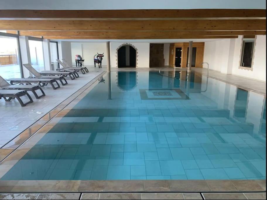 Domaine des Reines D14, 4-bedrooms with fabulous indoor pool