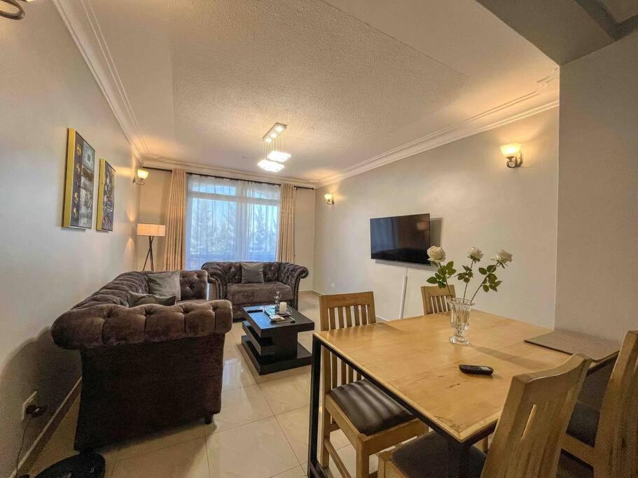 Specious 2Br Apt With Generator,Free Wifi,Netflix view 2