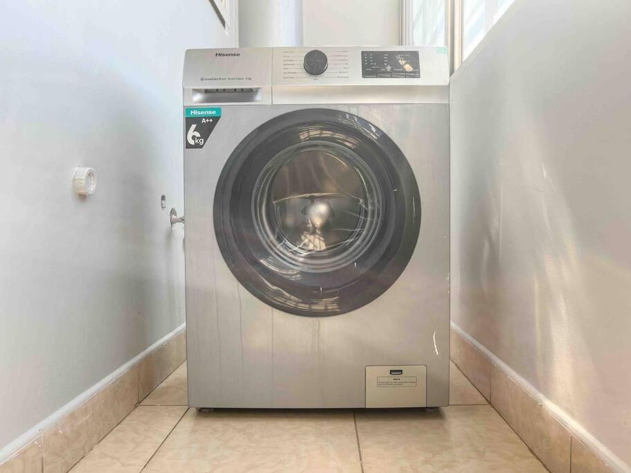 Specious 2Br Apt With Generator,Free Wifi,Netflix view 5