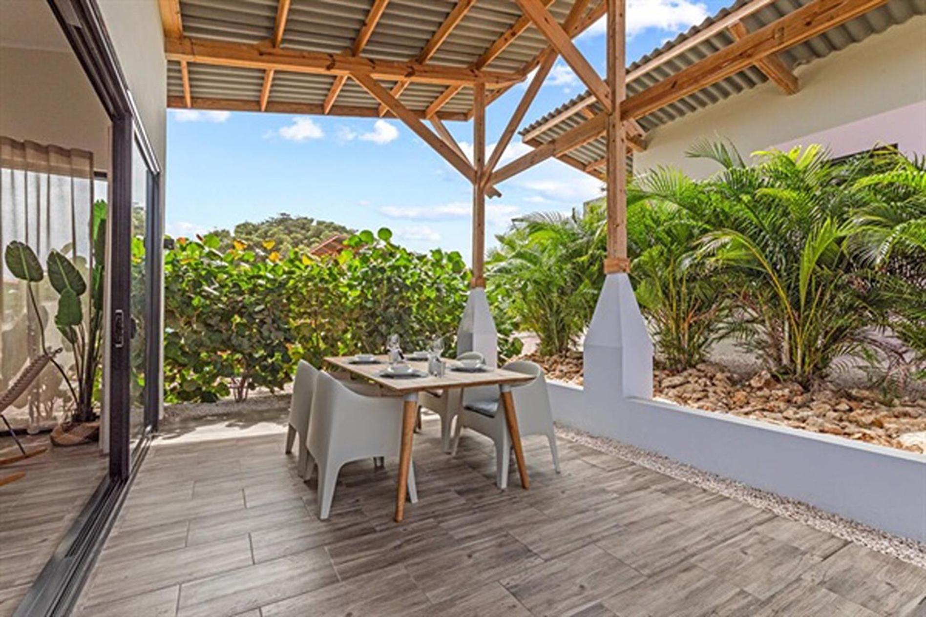 Malvales Resort # APP 1