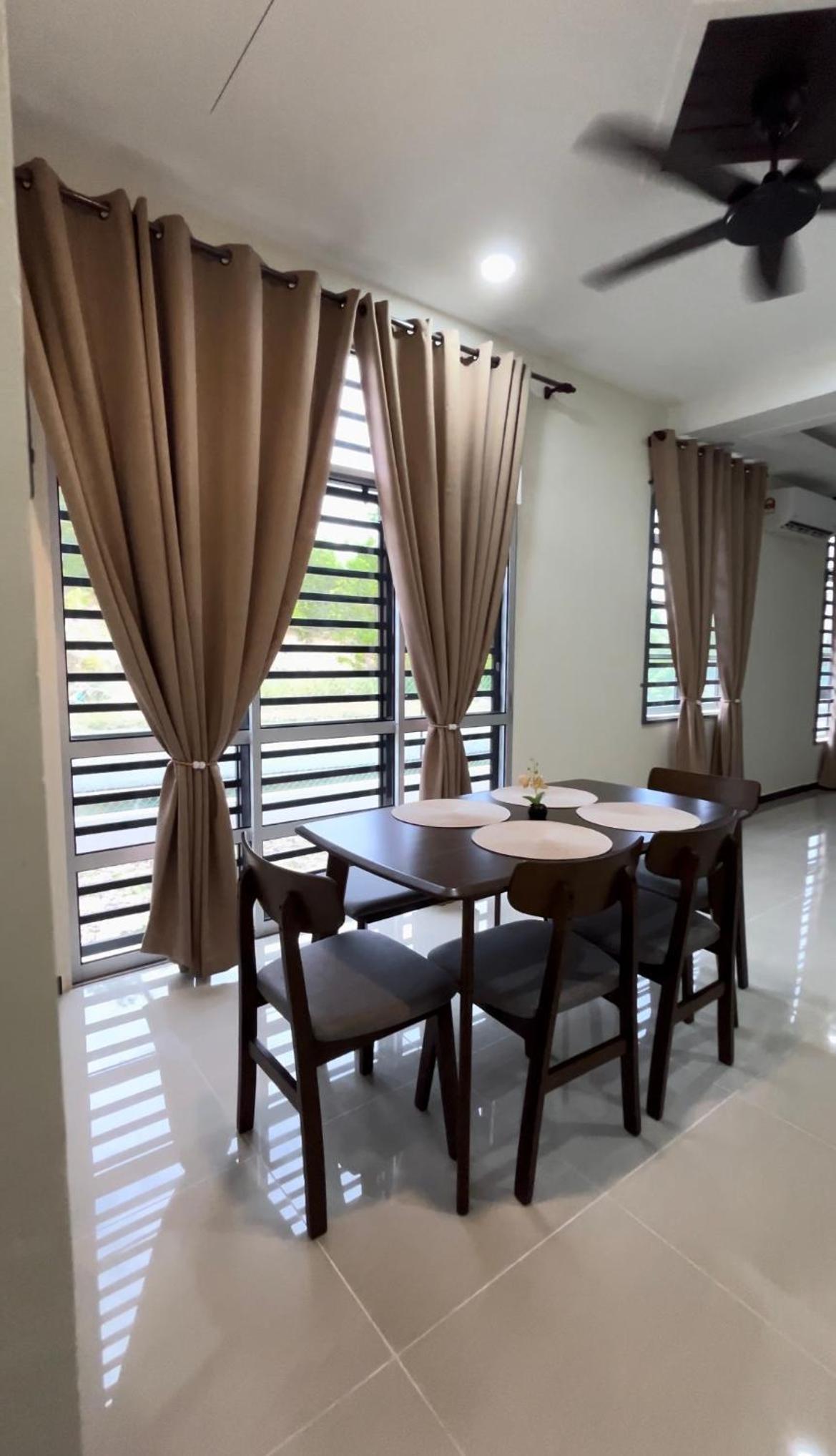 D'Yanaa Homestay photo 1