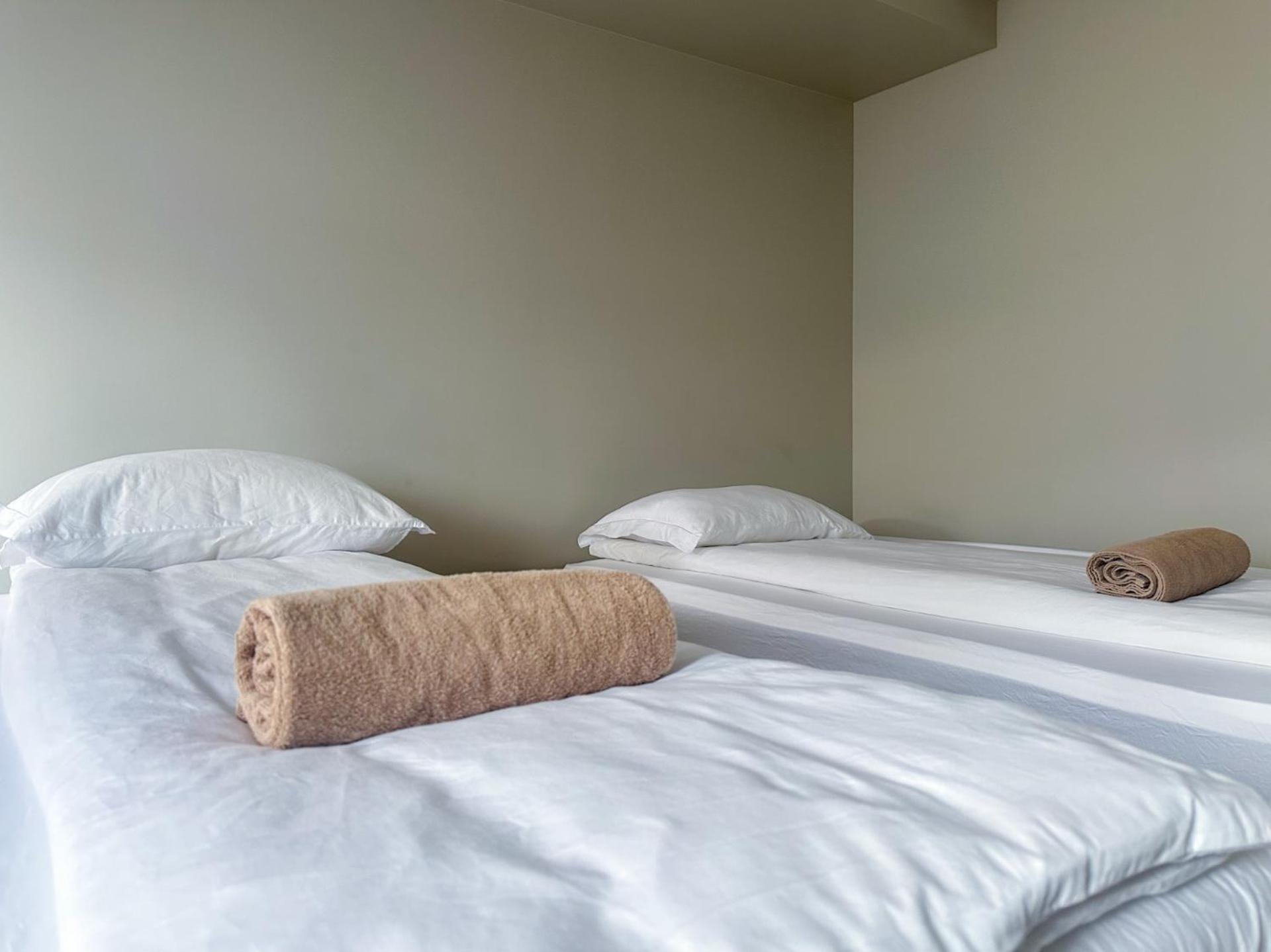FREE parking. Central. Comfy beds. Quiet located. view 4