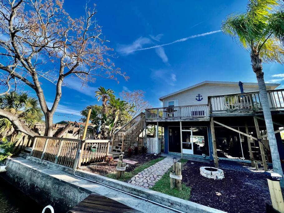 Waterfront home with direct Gulf access, El Logrado