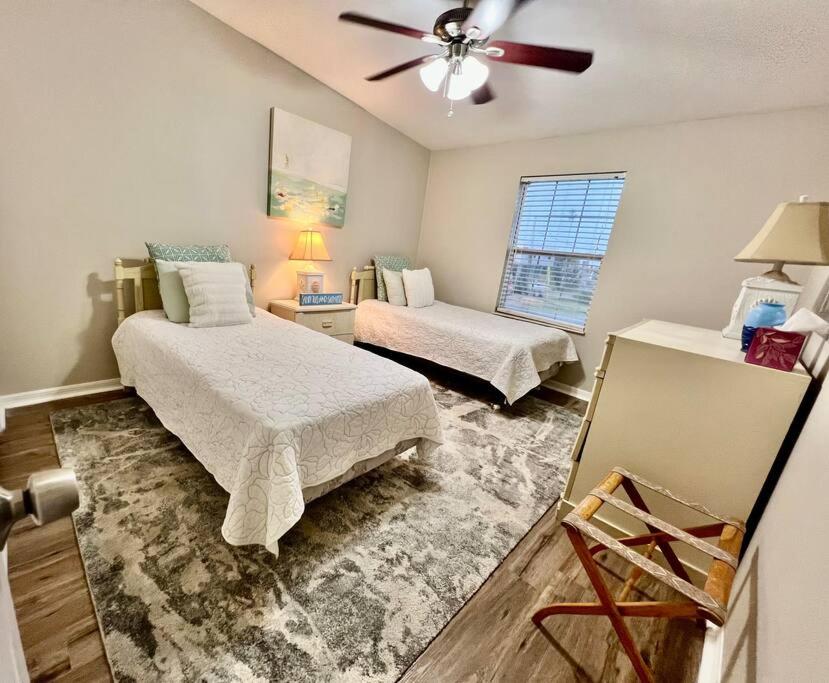 Waterfront home with direct Gulf access, El Logrado