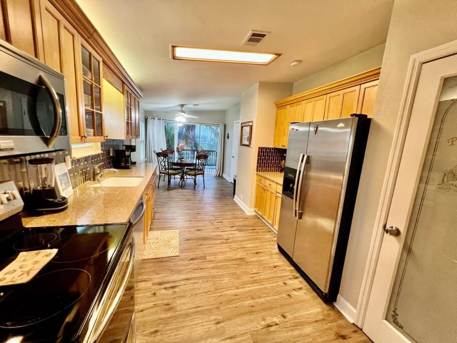 Waterfront home with direct Gulf access, El Logrado