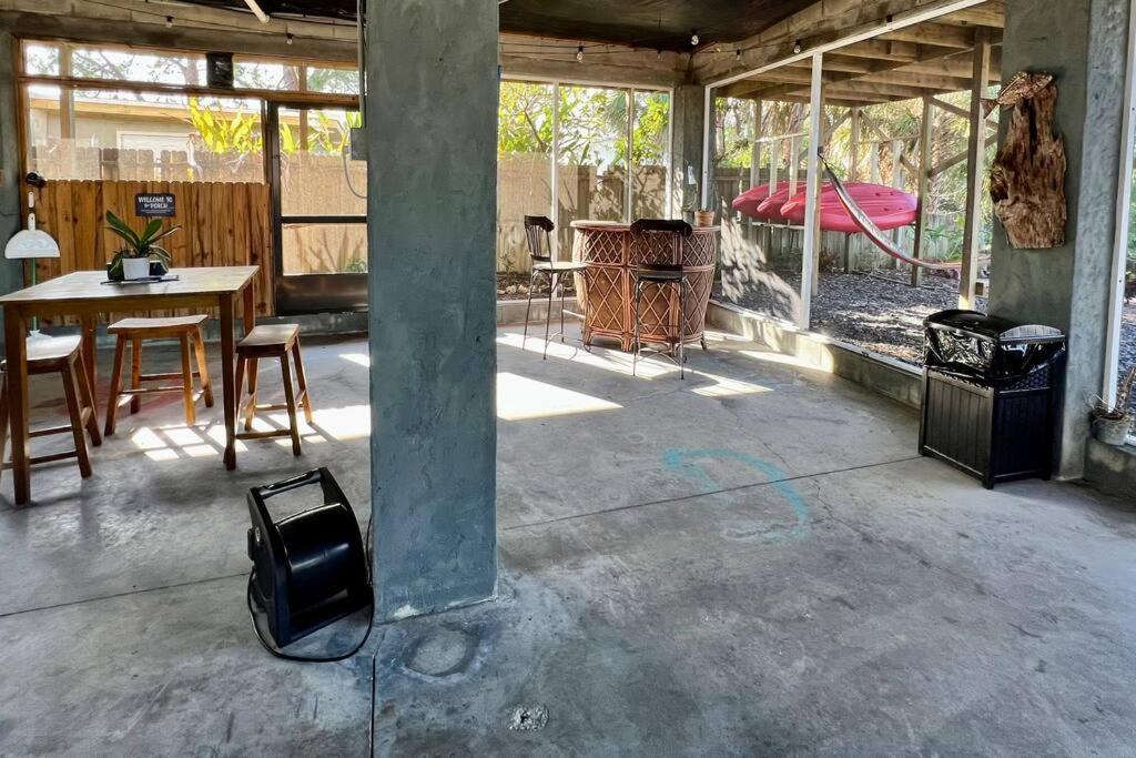 Waterfront home with direct Gulf access, El Logrado
