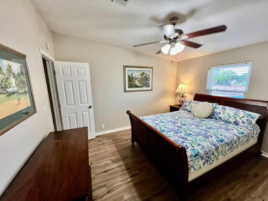 Waterfront home with direct Gulf access, El Logrado