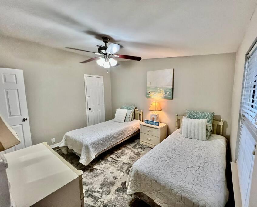 Waterfront home with direct Gulf access, El Logrado