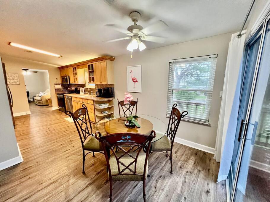 Waterfront home with direct Gulf access, El Logrado