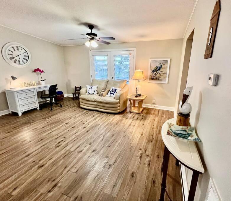 Waterfront home with direct Gulf access, El Logrado
