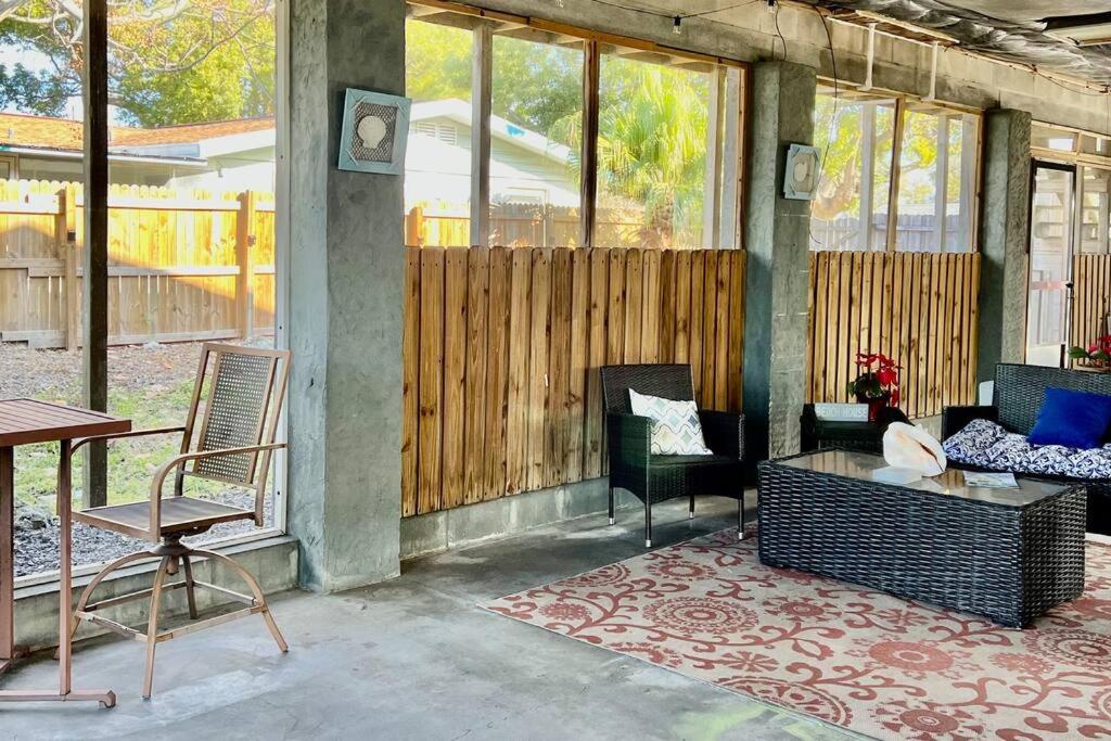 Waterfront home with direct Gulf access, El Logrado