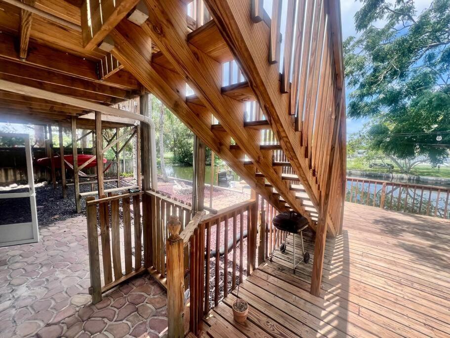 Waterfront home with direct Gulf access, El Logrado