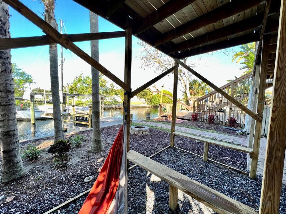 Waterfront home with direct Gulf access, El Logrado