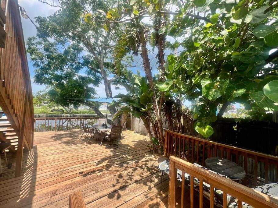 Waterfront home with direct Gulf access, El Logrado