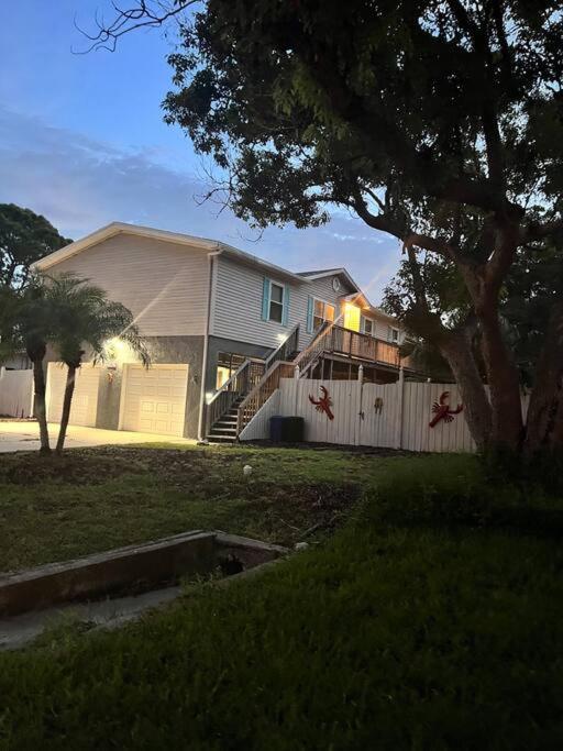 Waterfront home with direct Gulf access, El Logrado