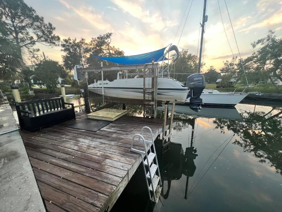 Waterfront home with direct Gulf access, El Logrado