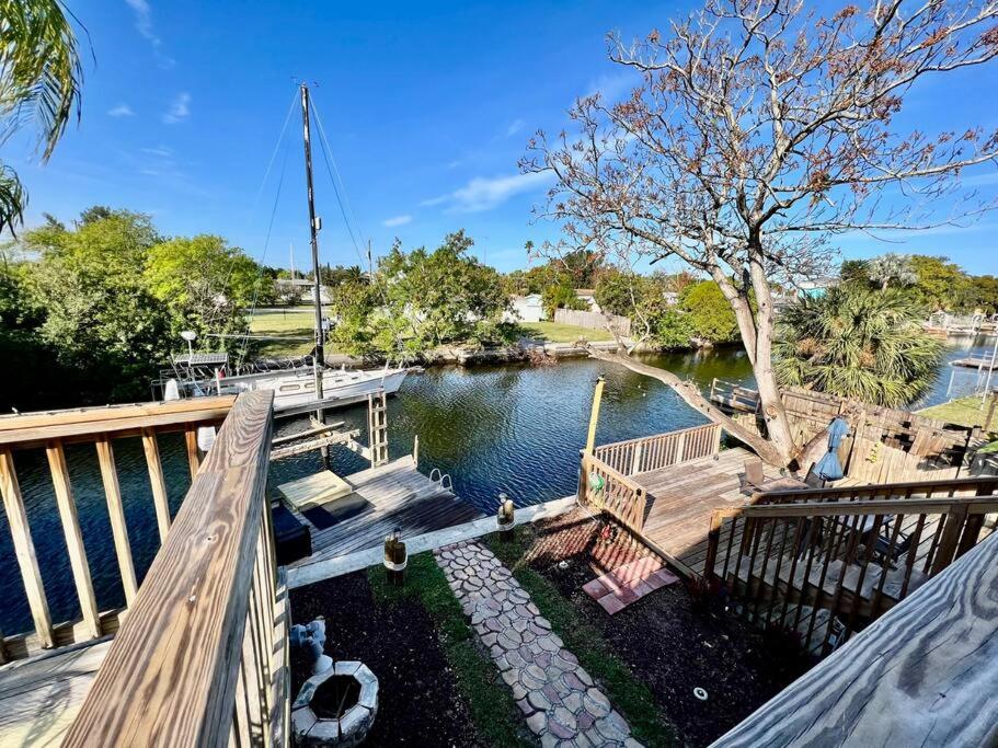 Waterfront home with direct Gulf access, El Logrado