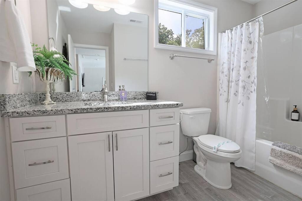 Bungalow Dream w Hot Tub, Fenced Yard & Fire Pit