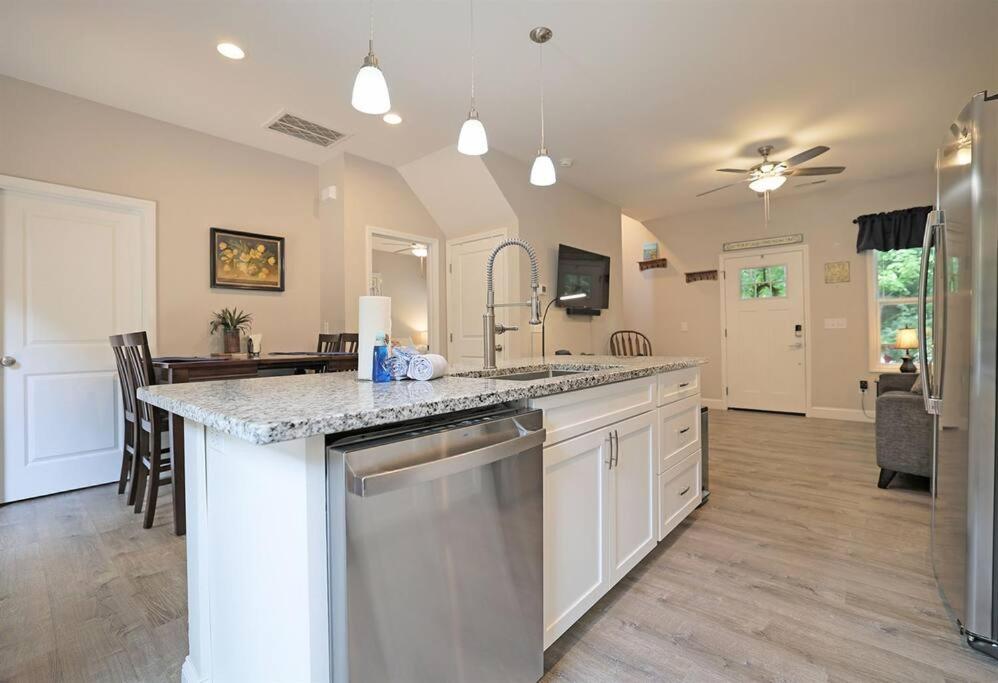 Bungalow Dream, Water & Electric are back-Fire Pit & fenced, photo 38