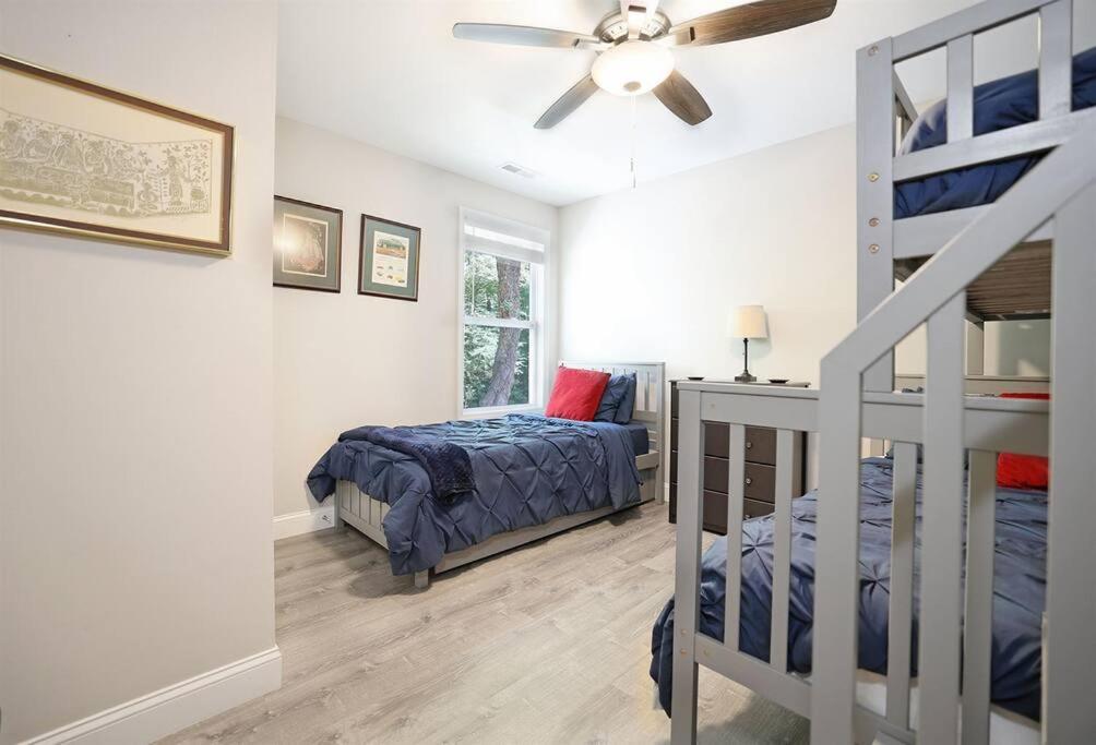 Bungalow Dream, Water & Electric are back-Fire Pit & fenced