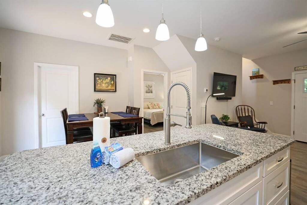 Bungalow Dream, Water & Electric are back-Fire Pit & fenced, photo 24