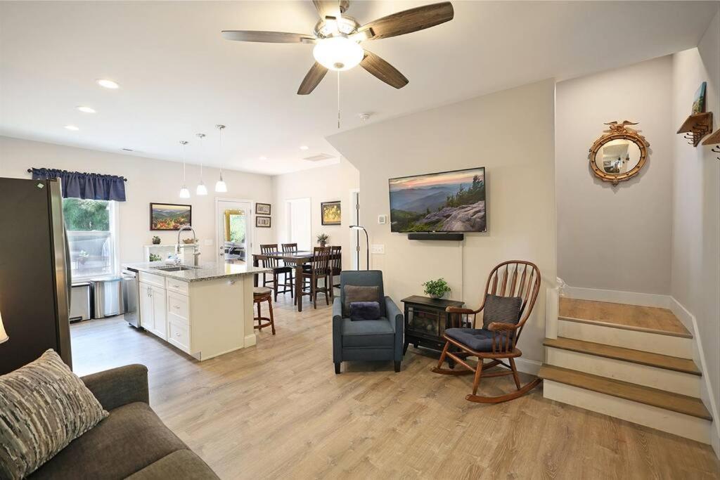Bungalow Dream, Water & Electric are back-Fire Pit & fenced, photo 9