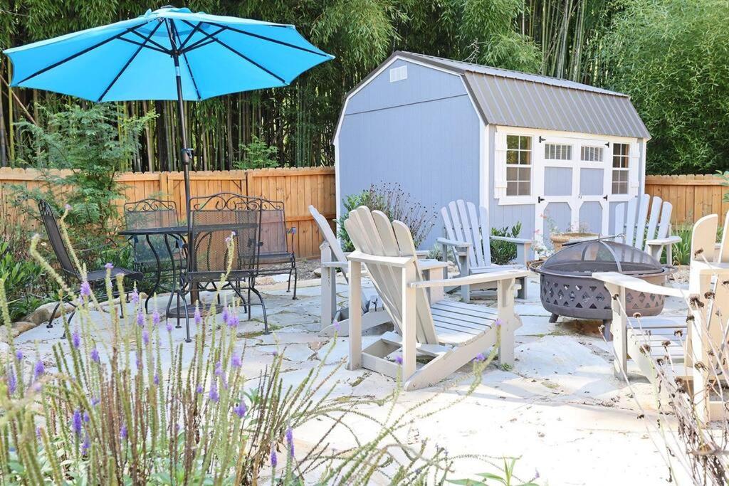 Bungalow Dream, Water & Electric are back-Fire Pit & fenced, photo 11