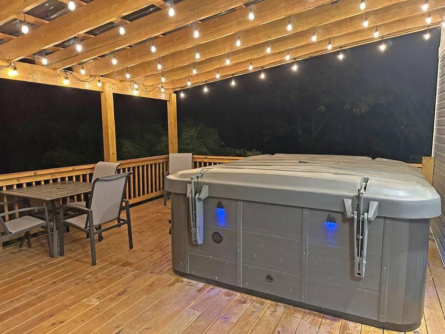 Bungalow Dream, Water & Electric are back-Fire Pit & fenced, photo 33