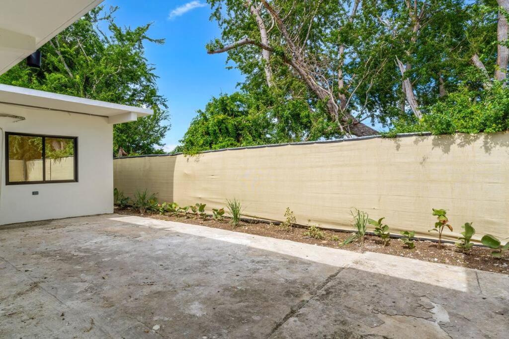 Coralinas Beach Apartments view 4