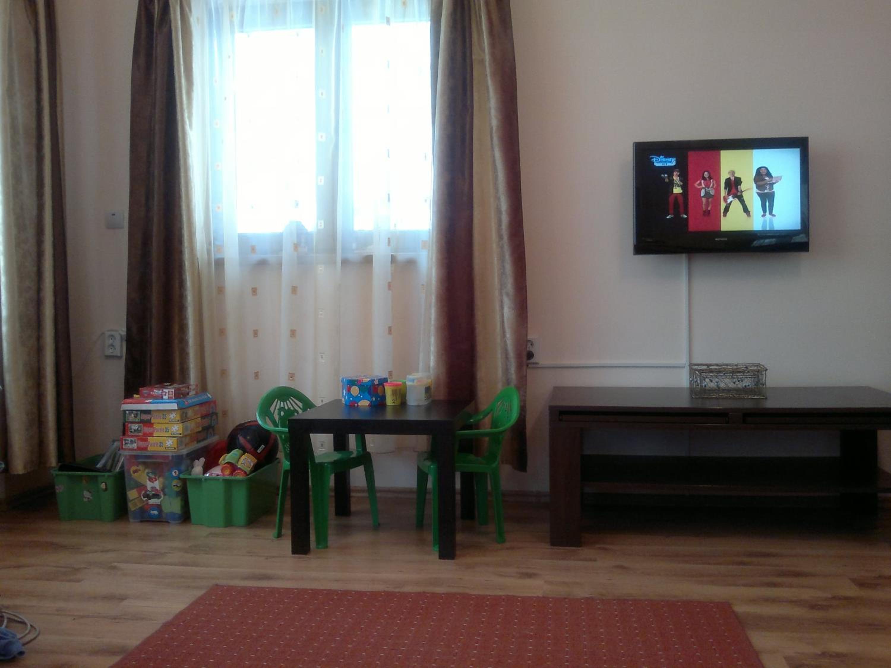 Photo 33